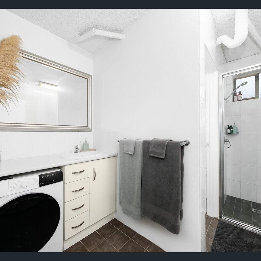 GORGEOUS AND CONVENIENTIALLY LOCATED TWO BEDROOM UNIT - Photo 1