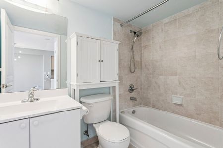 For Lease - 7 North Park Road Unit# 1202, Vaughan, Ontario - Photo 2