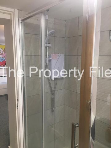 3 bedroom apartment to rent - Photo 2