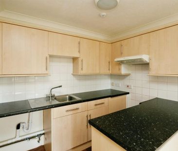 1 bedroom retirement property to rent - Photo 5