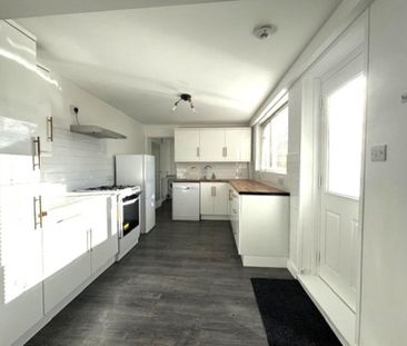 3 bedroom detached house to rent - Photo 5