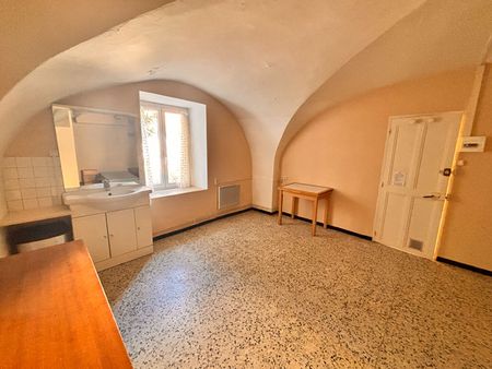 NIMES ST CESAIRE CHAMBRE DE 25M² ET PARKING, ETUDIANT, - Photo 3