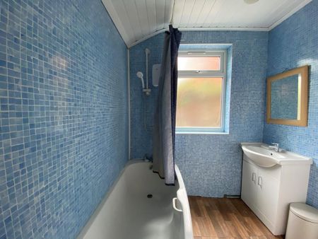 3 bedroom terraced house to rent - Photo 2