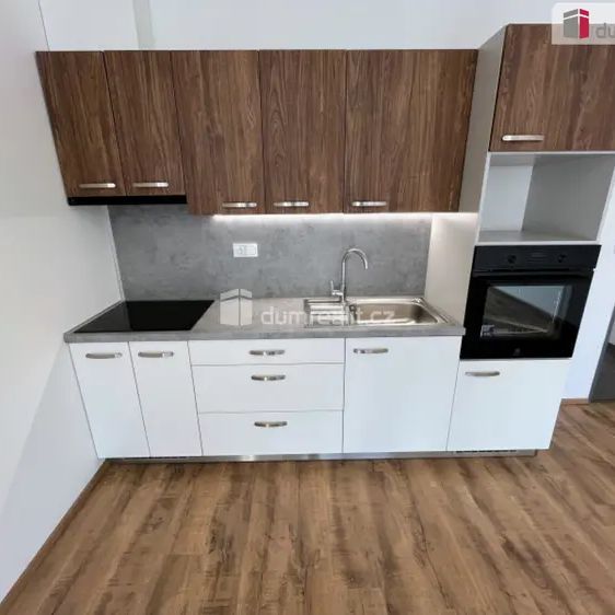 Pronájem bytu 2+kk o výměře 63,2 m - Fotografie 1