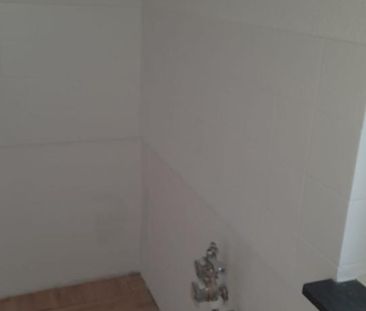 helle, freundliche 2-Zimmer-Wohnung mit Balkon ab sofort frei - Foto 1