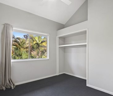 Spacious Family Home In Robina! - Photo 2