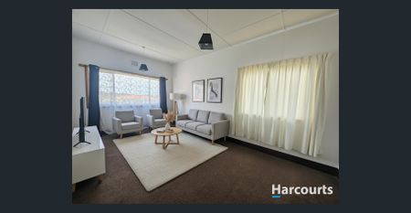 Spacious Family Home in a Prime Coastal Location - Photo 3