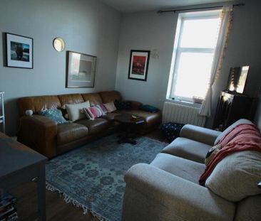Flat 4, 8 Kinnegar Drive, Holywood, BT18 9JQ - Photo 1