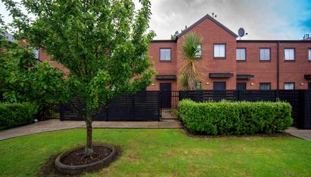 Modern, Low Maintenance Brick Unit - Photo 5