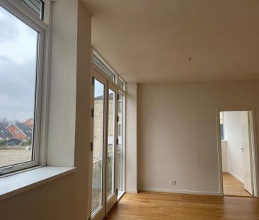 Lys og rummelig 3-værelses lejlighed på 1. sal - Foto 6