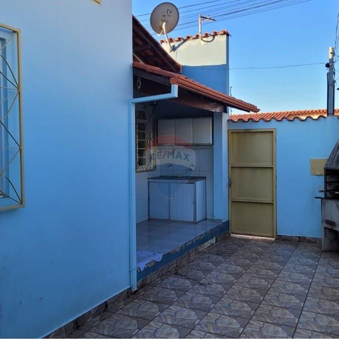 Casa três quartos, sendo uma suite - Foto 1