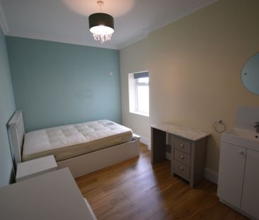 5 Bedroom House To Rent in Winton - £2,900 pcm Tenancy Info - Photo 2
