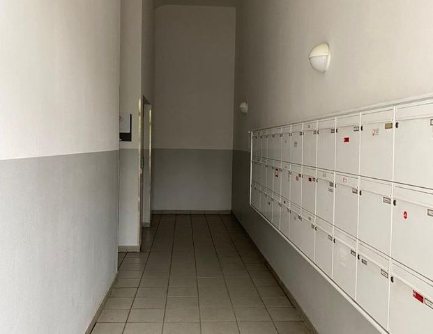 Stilvolle 2 Zimmer Wohnung mit EBK und bodentiefen Fenstern - Photo 1
