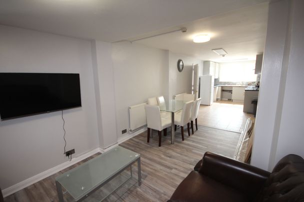 Greatfields Drive, Uxbridge, UB8 - Photo 1