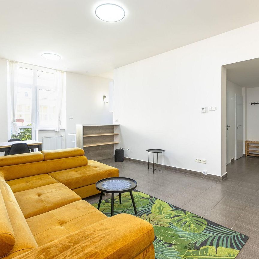Pronájem bytu 3+kk 95 m², Hradec Králové - Fotografie 1