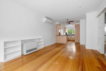 2/13 Karrakatta Street, Black Rock, VIC, 3193 - Photo 2