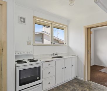 Two Bedroom House For Rent! - Photo 1