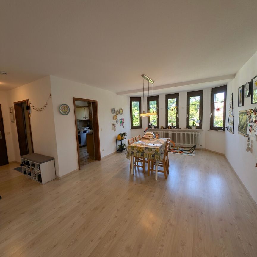Großzügige 3,5-Zimmer-Wohnung mit 2 Balkonen perfekt gelegen in Böblingen - Photo 1