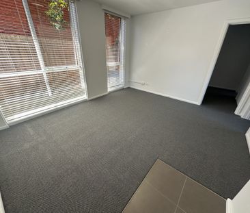 2/51 Byron Street, Elwood VIC 3184 - Apartment For Rent | Domain - Photo 5