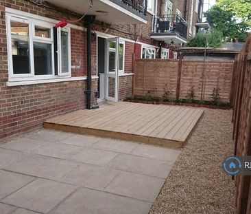 1 bedroom in a flat share to rent - Photo 4