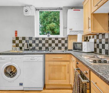 23 CLIFF ROAD - DESIGN HOUSE Leeds - LS6 2ET - Photo 3