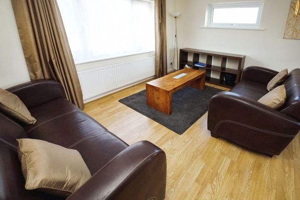 Luther Road, Bournemouth - Photo 1