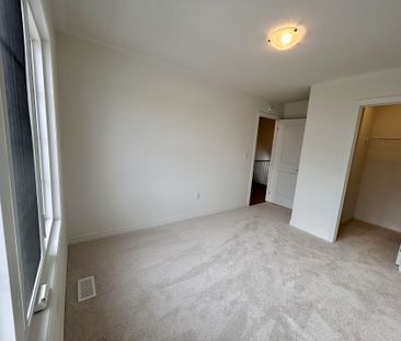 For Lease - 8 Bridgeland Drive, Whitby, Ontario - Photo 6