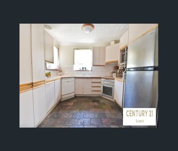 Well Presented 4 Bedroom Family Home for Rent - Photo 2