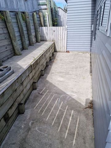 Large living area and a fantastic view! - Photo 2