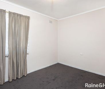 COMFORTABLE LIVING - Photo 2