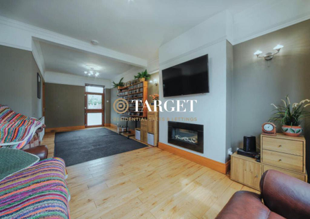 3 bedroom end of terrace house to rent - Photo 2