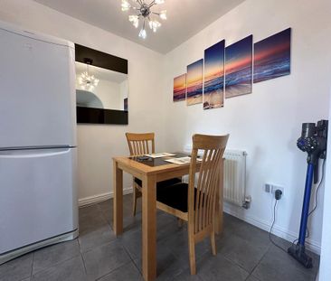 2 bedroom semi-detached house to rent - Photo 2