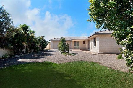 Stunning Family Home in Cooroy - Photo 5