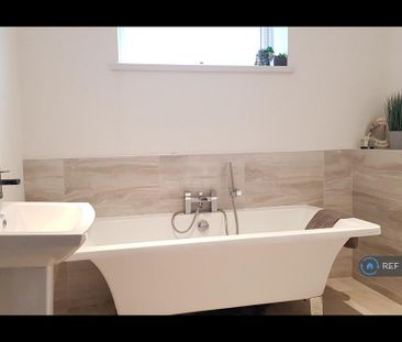 2 bedroom detached house to rent - Photo 1