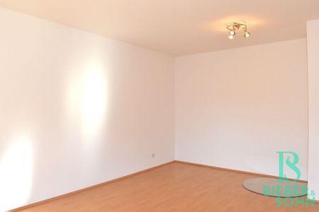 Wr. Neustadt zentrale Lage – sehr gepflegte, lichtdurchflutete 3-Zimmer Mietwohnung mit Balkon und PKW-Stellplatz - Foto 5