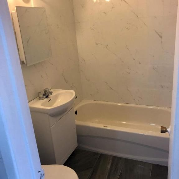 2.5 près de la station métro Honoré-Beaugrand - Photo 1