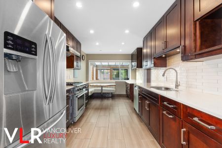 None in Vancouver East Side, BC - Photo 3