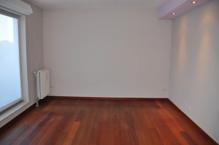 UNIEK HANDELSPAND VAN 110M² MET DUPLEXAPPARTEMENT MET 3 SLPK IN LANAKEN CENTRUM - Photo 5