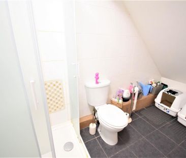 4 bedroom semi-detached bungalow to rent - Photo 4