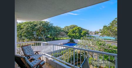 Spacious Apartment with River Views and Modern Amenities - Photo 3