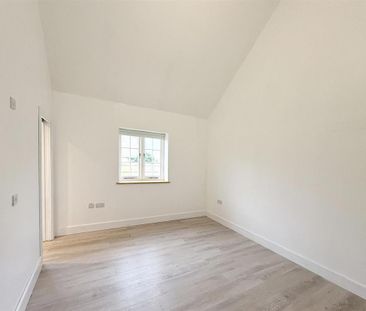 2 bedroom semi-detached bungalow to rent - Photo 2