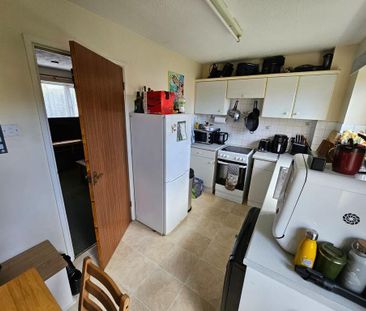 1 bedroom semi-detached house to rent - Photo 6