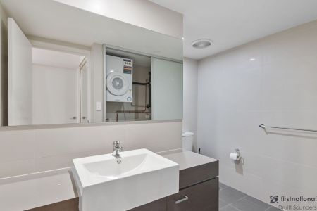 Fantastic Modern Apartment in sought after location HOME OPEN SATURDAY 25 JULY AT 9.00AM SHARP! - Photo 5