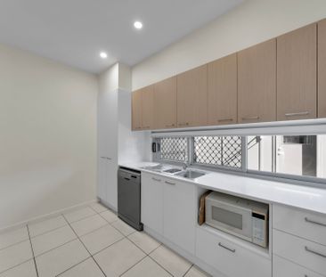 Modern Living in the Hearth of Mango Hill - Photo 2