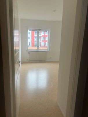 Tegnérvägen, Katrineholm - Photo 1