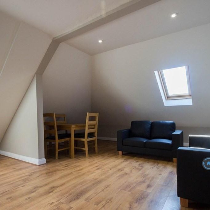 3 bedroom flat to rent - Photo 1