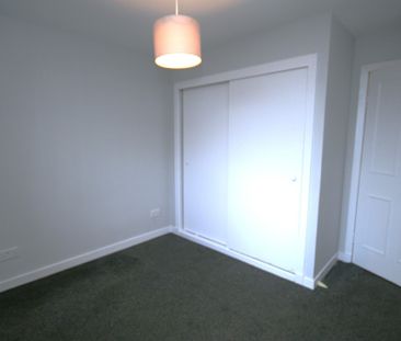 3 Bed Unfurnished Apartment, Balcurvie Road, Provanhall – Available... - Photo 4