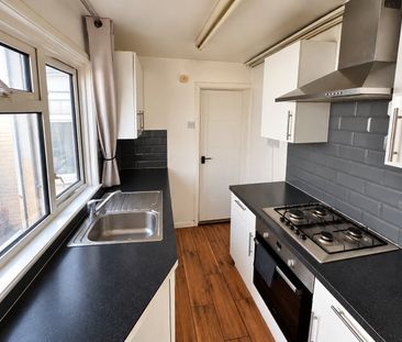 2 Bed Terraced House, Albany Road, RG30 - Photo 5