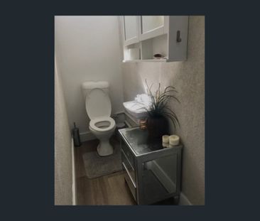 single bedroom unit for rent - Photo 3