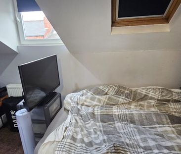 6 Bed - 69 Headingley Avenue, Headingley, Leeds - LS6 3ER - Student - Photo 6
